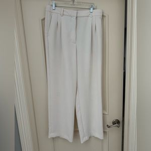 Aritzia “The Effortless Pant”